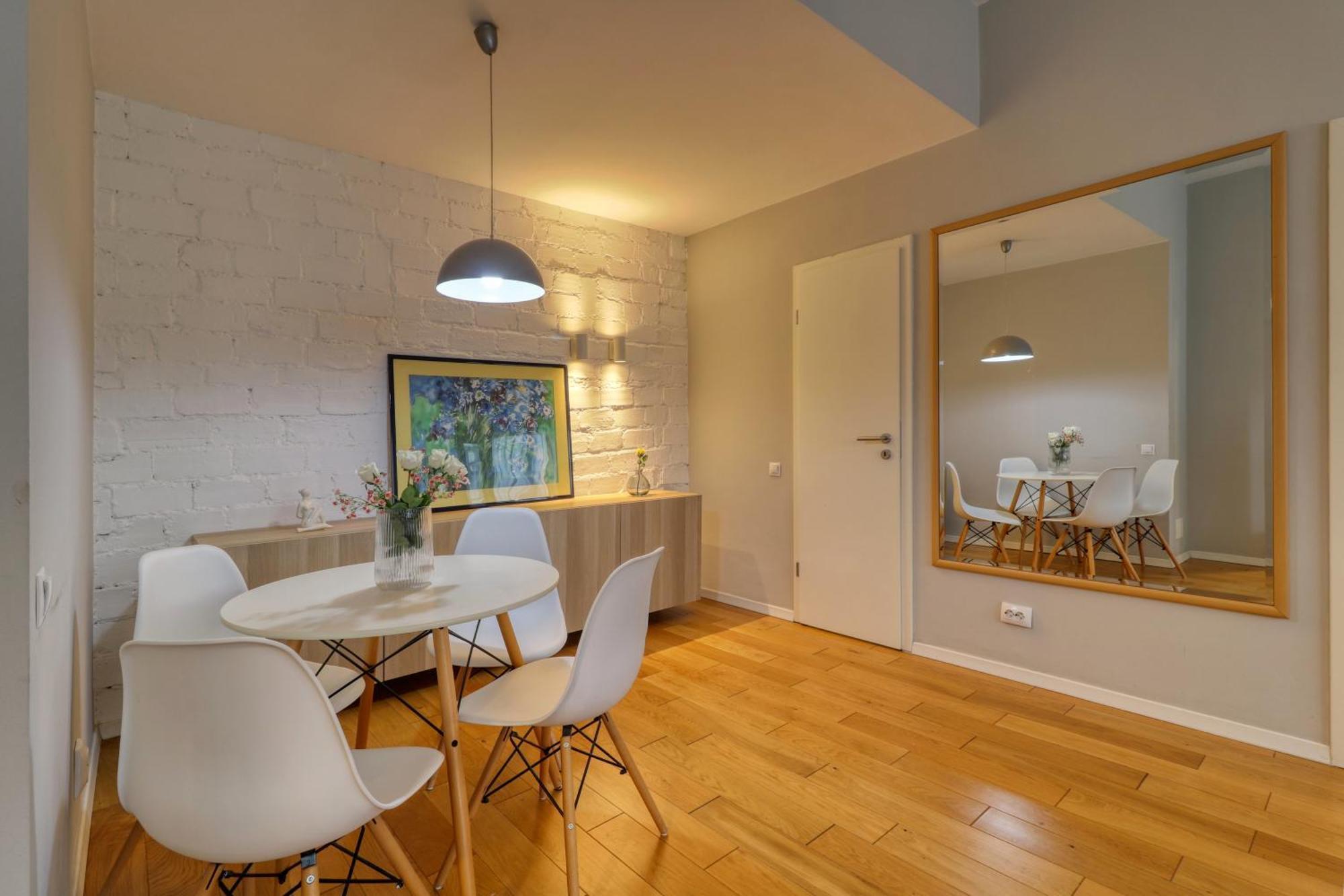 Urban Chic Apartment Bucharest